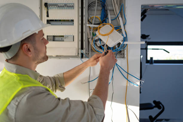 Best Affordable Emergency Electrician  in Breckenridge Hills, MO